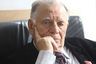Жорес Иванович Алфёров